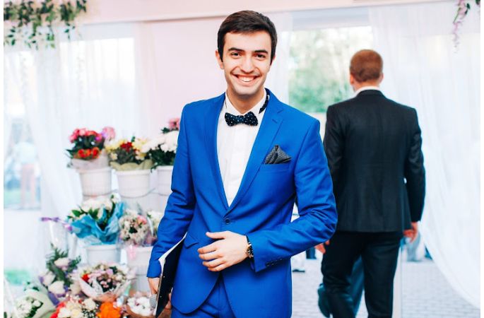 Ведущий Володя Меликян