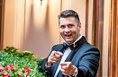 Ведущий Иван Демидов