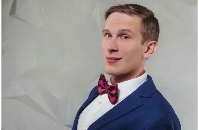 Ведущий Алексей Бегун