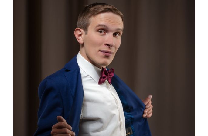 Ведущий Алексей Бегун