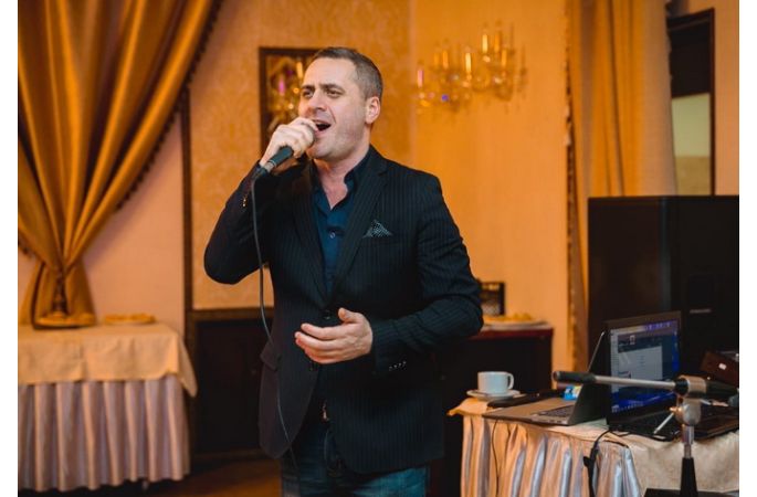 Певец Армен Варданян